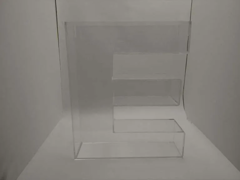 Clear acrylic three-dimensional letter E display box