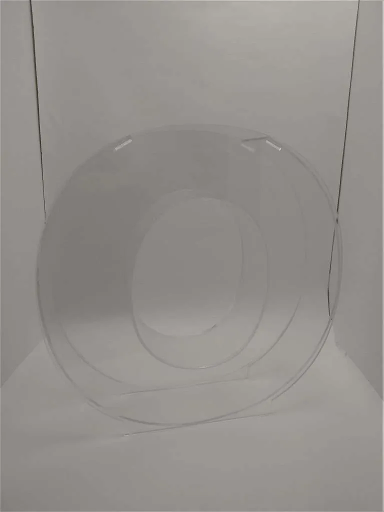 Clear acrylic three-dimensional letter O display box